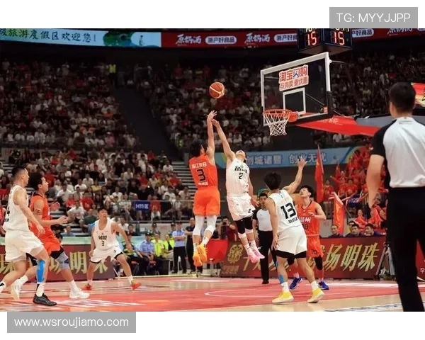 杭州篮球队的魅力与节奏揭秘:一场关于激情与团队的盛宴 杭州篮球队的魅力与节奏揭秘:一场关于激情与团队的盛宴